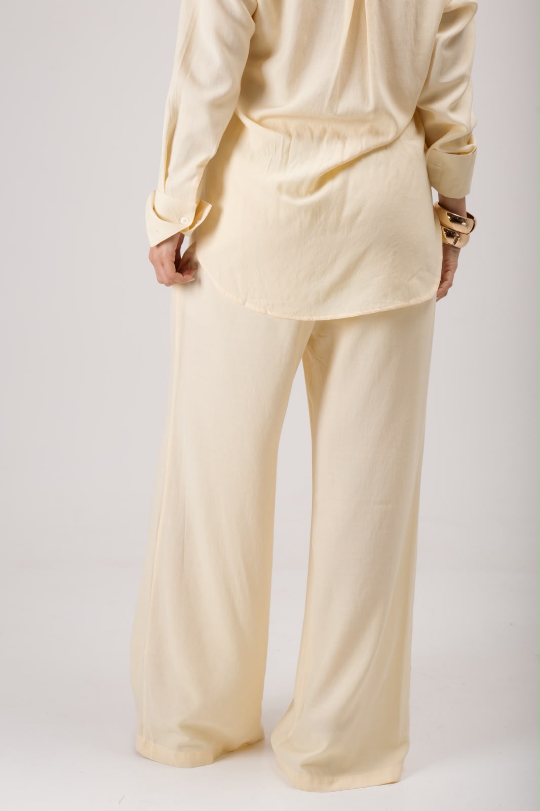 CONJUNTO DE CAMISA MANGA LONGA E CALÇA PANTALONA