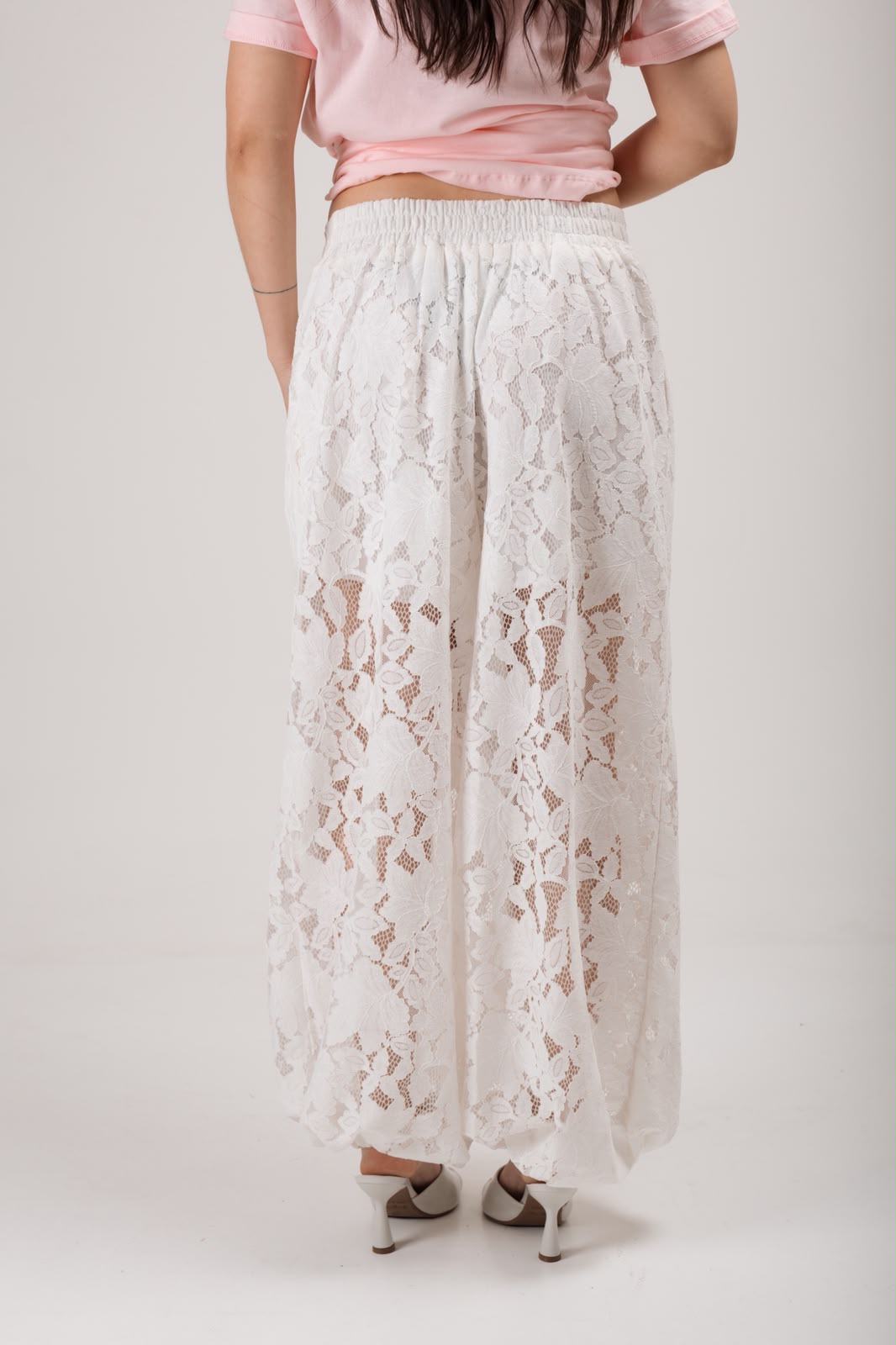 CALÇA MODELO ALADIM DE RENDA