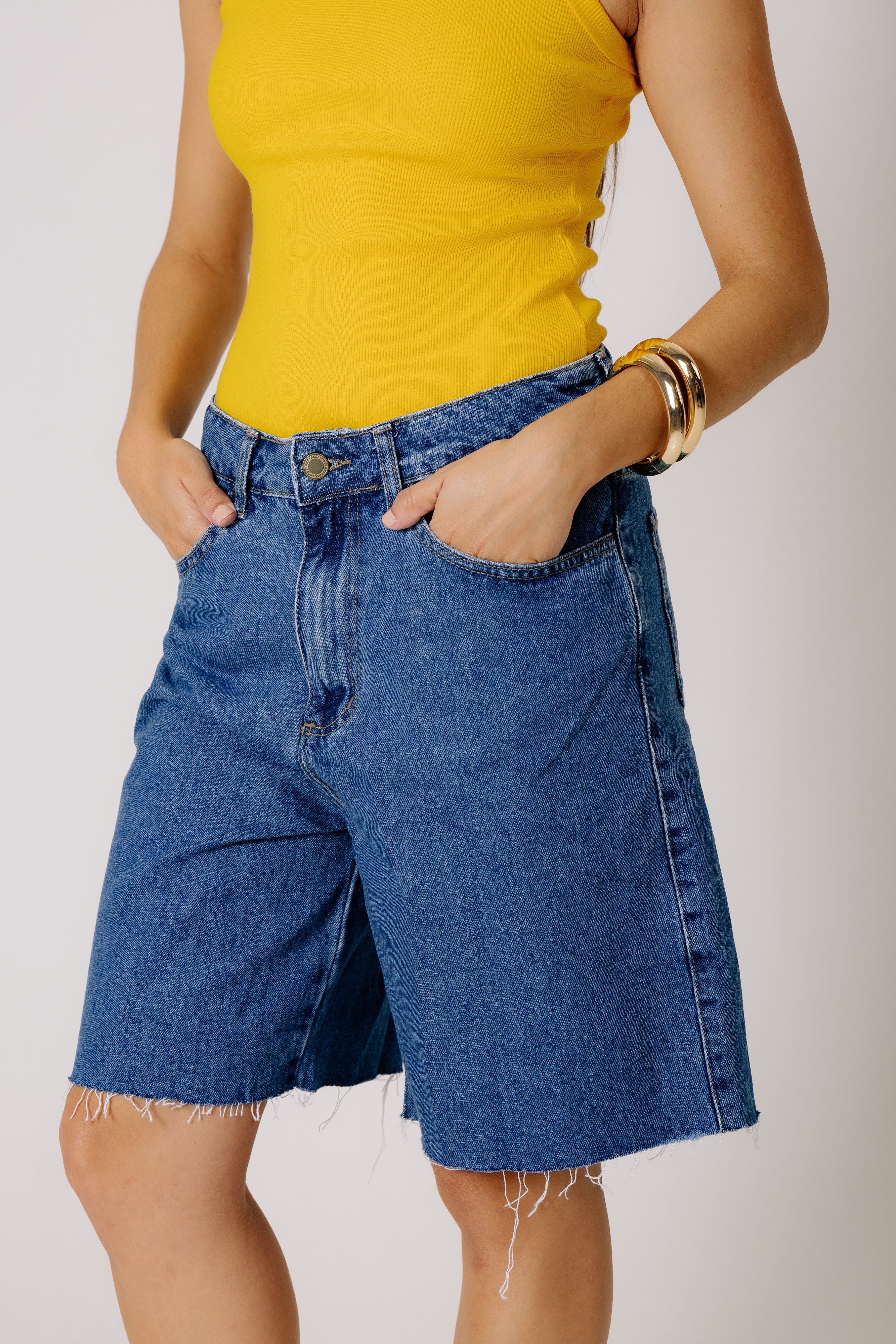 BERMUDA JEANS - ESSENTIALS