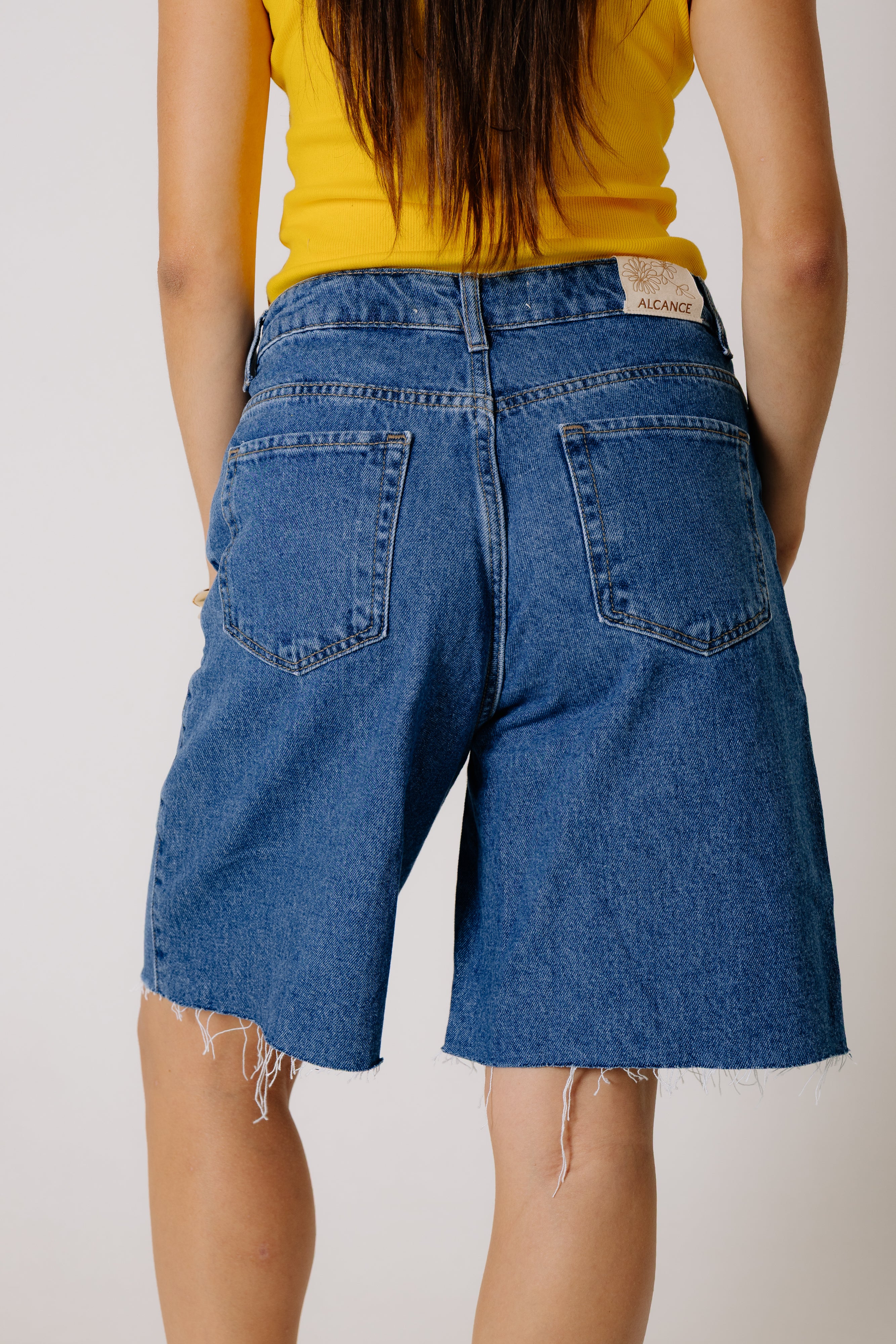 BERMUDA JEANS - ESSENTIALS